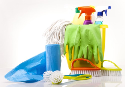 Carpet cleaning process in Crystalpalace with modern equipment