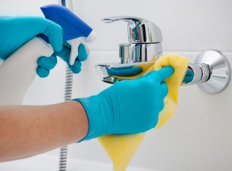 Dust and stain removal during rug cleaning in Crystalpalace